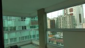 APARTAMENTO 3 SUTES NO MIOLO DE MEIA PRAIA !!