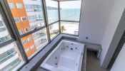 APARTAMENTO A VENDA DE FRENTE PARA O MAR 