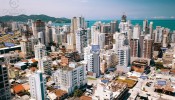 APARTAMENTO A VENDA EM MEIA PRAIA 