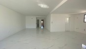 APARTAMENTO A VENDA NA QUADRA MAR DE MEIA PRAIA