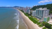 APARTAMENTO FRENTE MAR A VENDA EM MEIA PRAIA