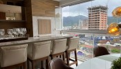 Apartamento 3 dormitrios, Meia Praia, Itapema SC