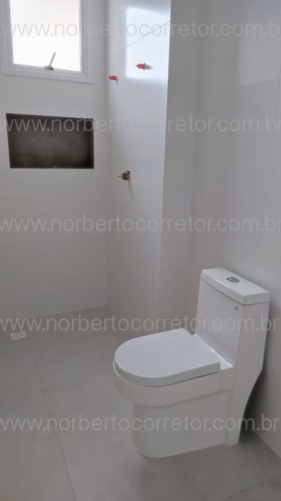APARTAMENTO 04 SUTES QUADRA MAR ITAPEMA SC 