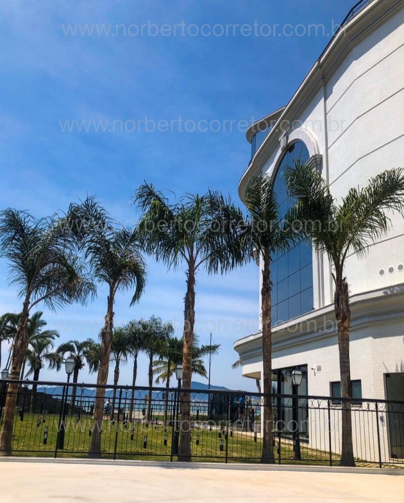 APARTAMENTO FRENTE MAR NO CENTRO DE ITAPEMA 