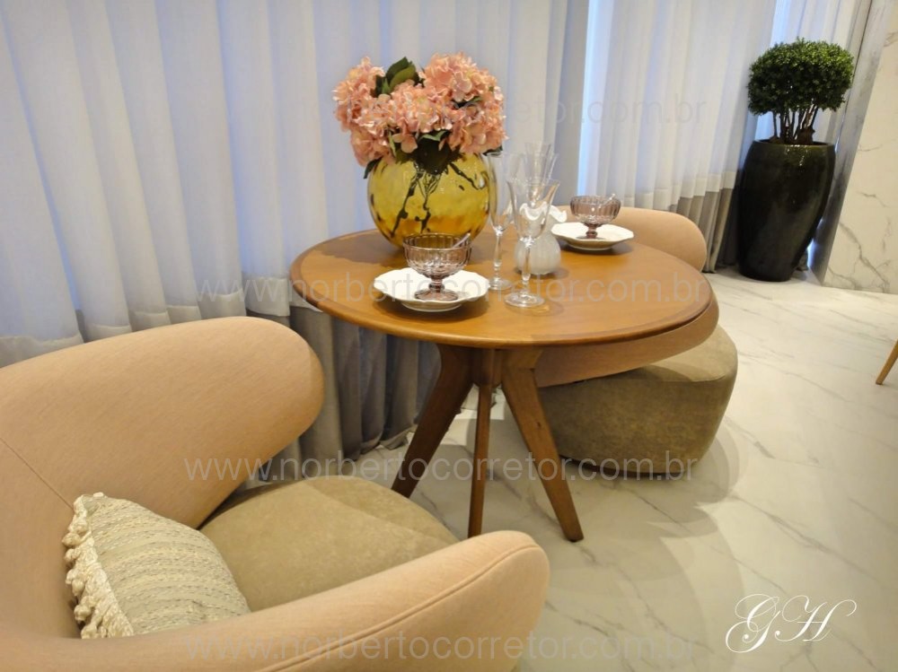 APARTAMENTO FRENTE MAR NO CENTRO DE ITAPEMA 