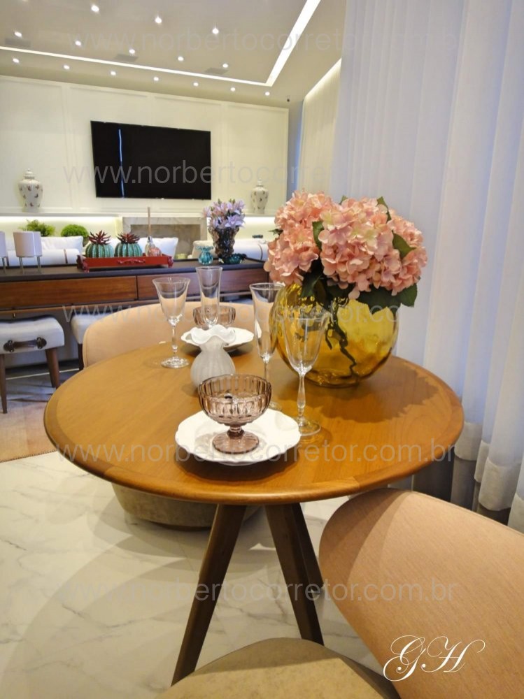 APARTAMENTO FRENTE MAR NO CENTRO DE ITAPEMA 