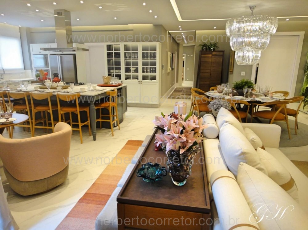 APARTAMENTO FRENTE MAR NO CENTRO DE ITAPEMA 