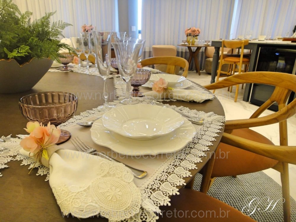 APARTAMENTO FRENTE MAR NO CENTRO DE ITAPEMA 