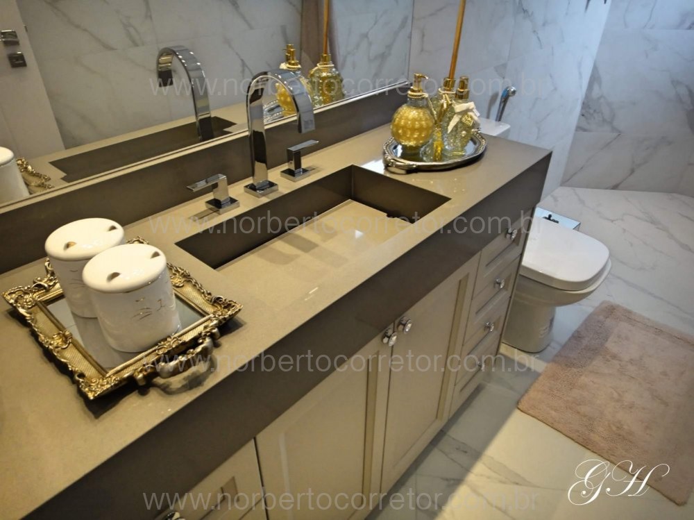 APARTAMENTO FRENTE MAR NO CENTRO DE ITAPEMA 