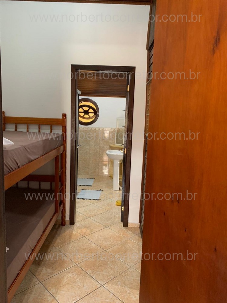 CASA 40 PESSOAS  TEMPORADA COM PISCINA  MEIA PRAIA