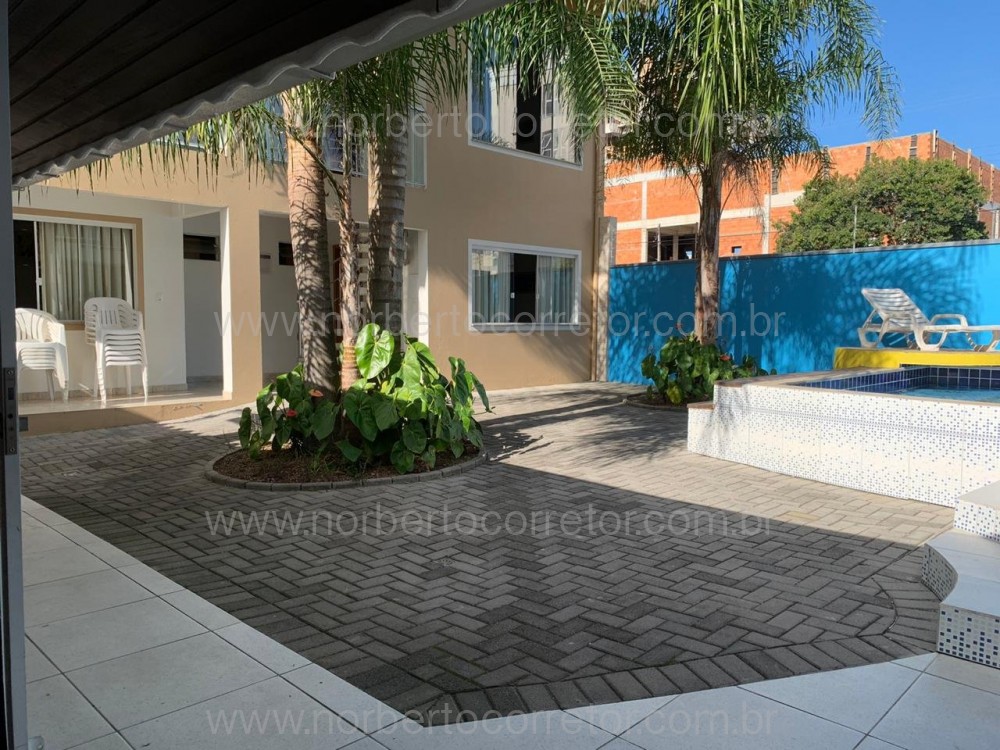 CASA 40 PESSOAS  TEMPORADA COM PISCINA  MEIA PRAIA