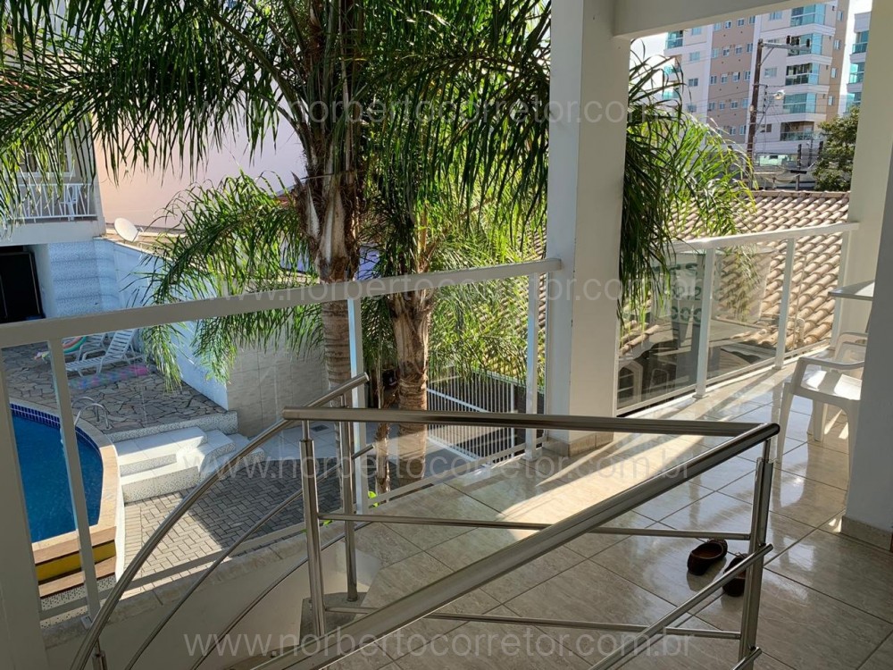 CASA 40 PESSOAS  TEMPORADA COM PISCINA  MEIA PRAIA