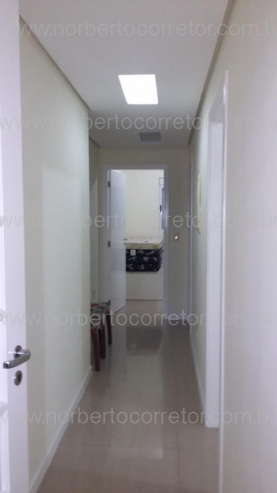APARTAMENTO 3 SUTES NO MIOLO DE MEIA PRAIA !!