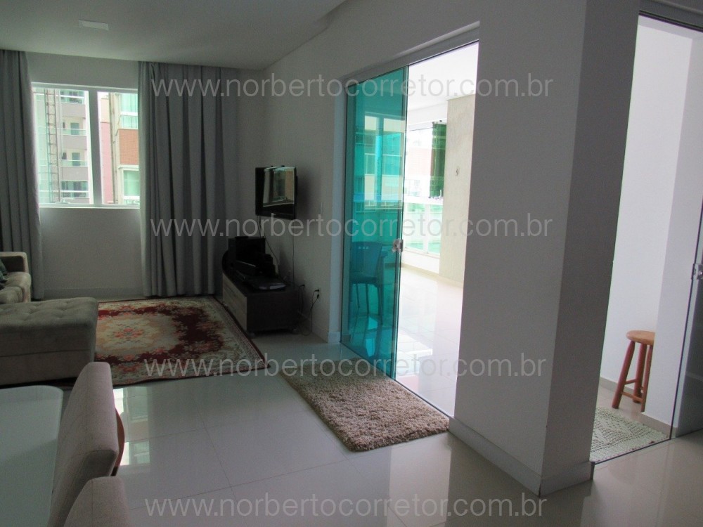APARTAMENTO 3 SUTES NO MIOLO DE MEIA PRAIA !!