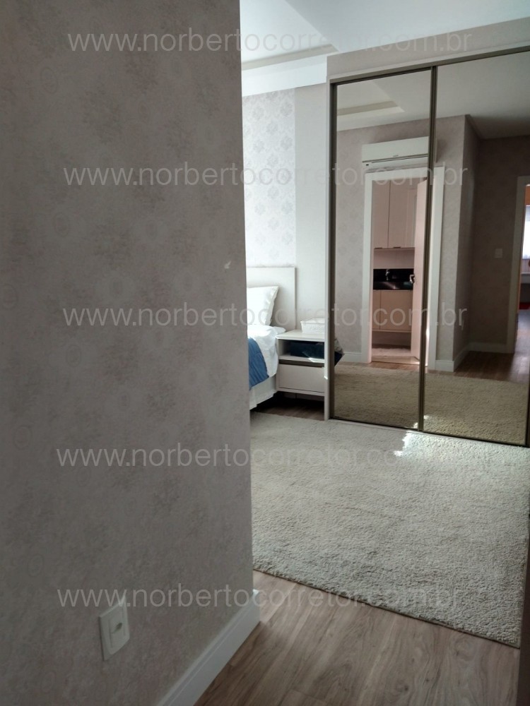 Apartamento 3 dormitrios mobiliado em Meia Praia 