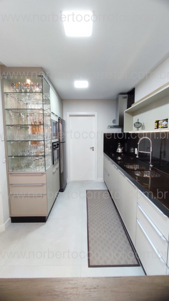 PLACE VENDOME 4 SUTES FINAMENTE MOBILIADO 