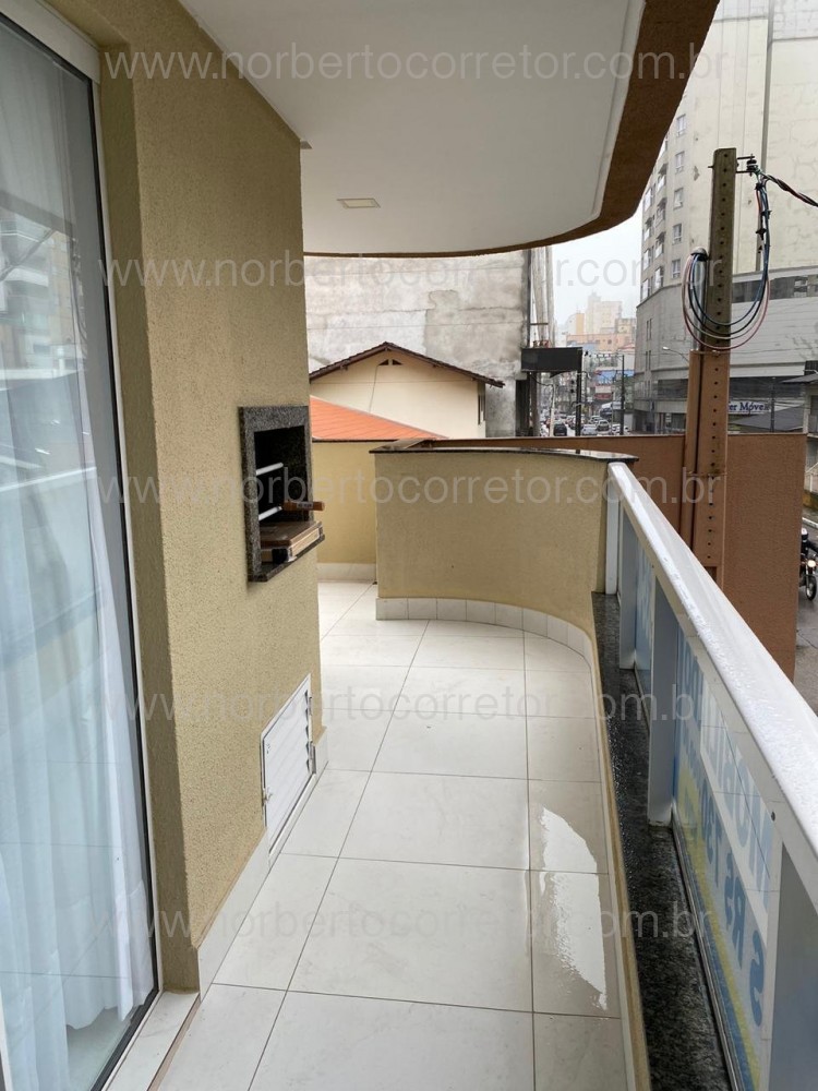 Apartamento 3 dormitrios mobiliado, Meia Praia!