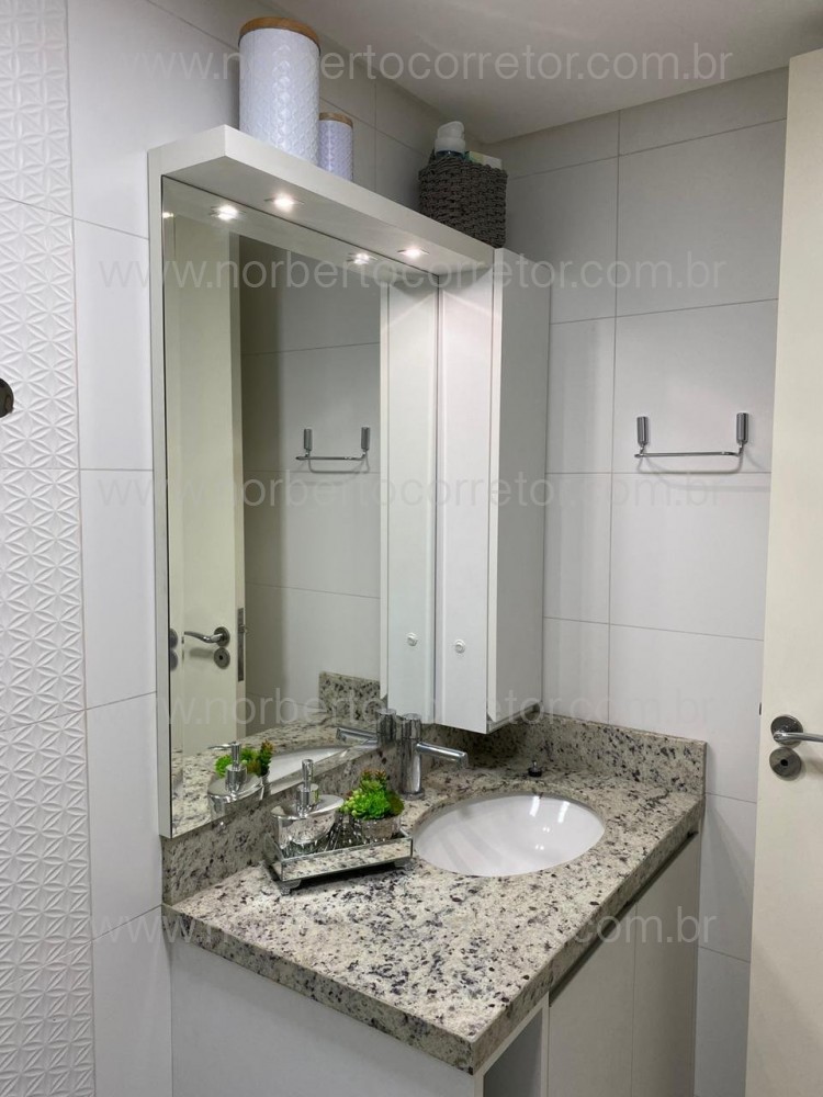 Apartamento 3 dormitrios mobiliado, Meia Praia!