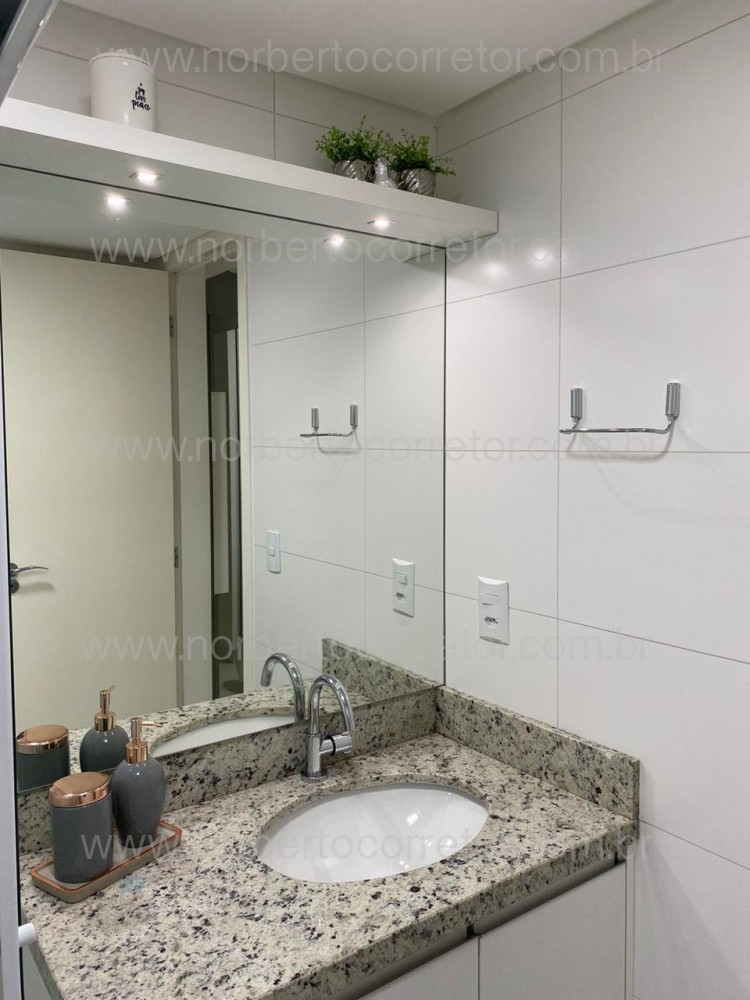Apartamento 3 dormitrios mobiliado, Meia Praia!