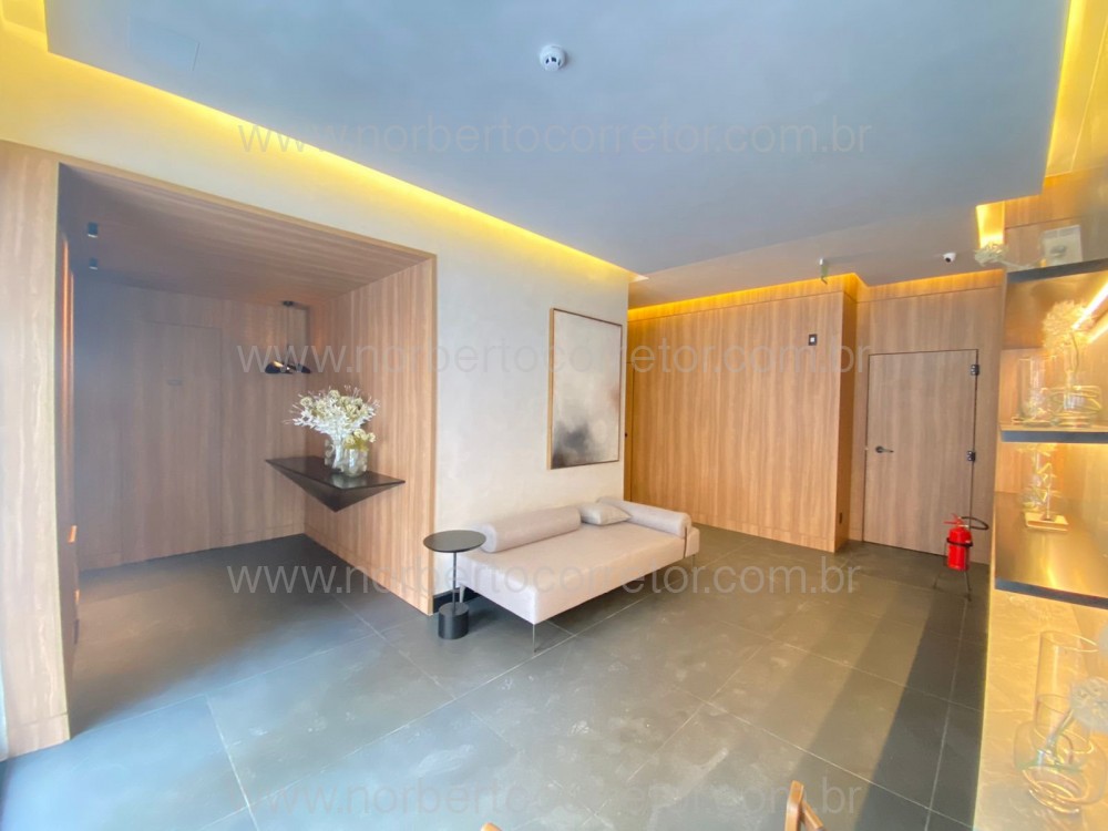 APARTAMENTO 03 SUTES NA QUADRA MAR DE MEIA PRAIA