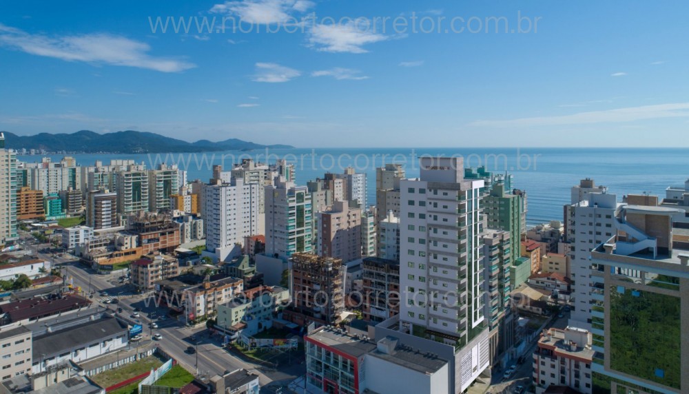 APARTAMENTO 03 SUTES NA QUADRA MAR DE MEIA PRAIA