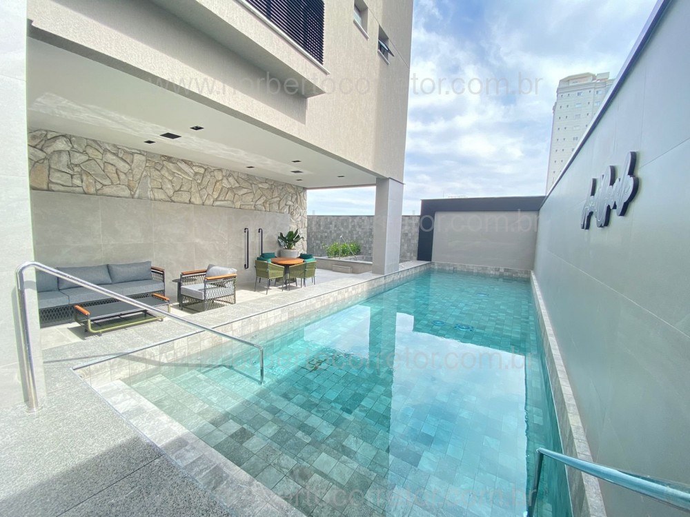 APARTAMENTO 03 SUTES NA QUADRA MAR DE MEIA PRAIA