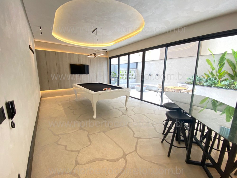 APARTAMENTO 03 SUTES NA QUADRA MAR DE MEIA PRAIA