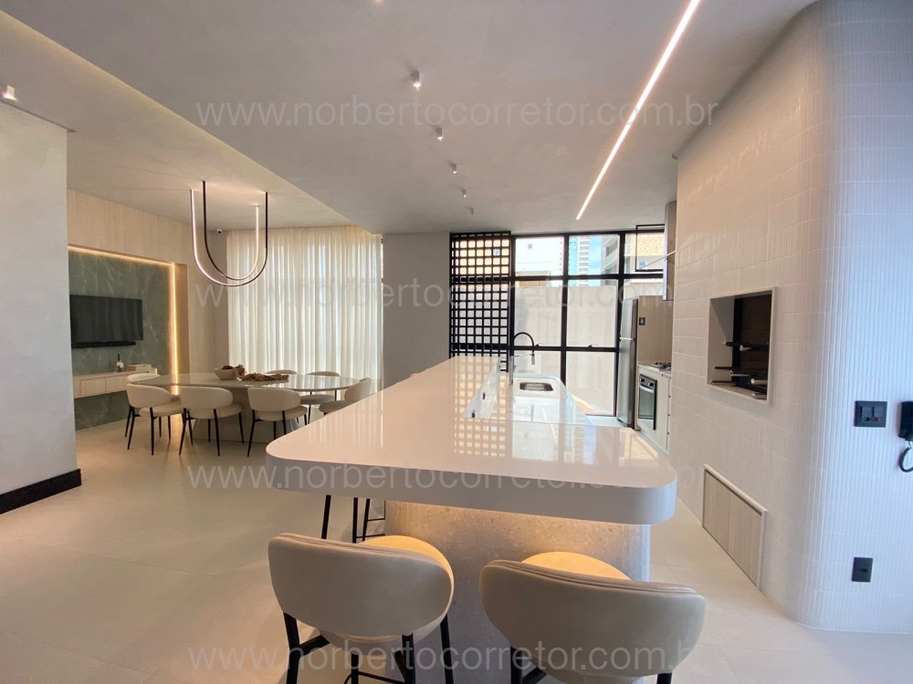 APARTAMENTO 03 SUTES NA QUADRA MAR DE MEIA PRAIA