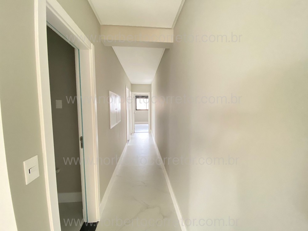 APARTAMENTO 03 SUTES NA QUADRA MAR DE MEIA PRAIA