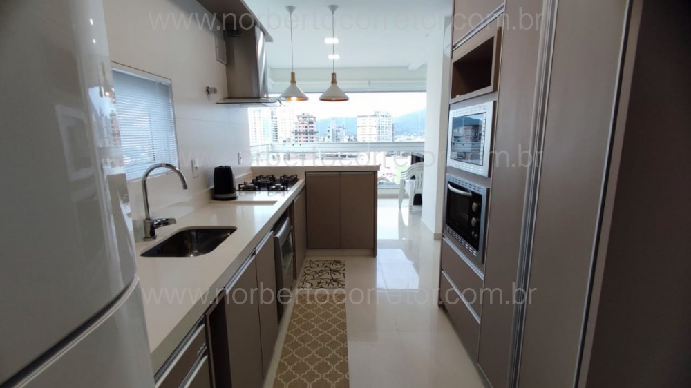 Apartamento,3 sutes, quadra mar Itapema SC 