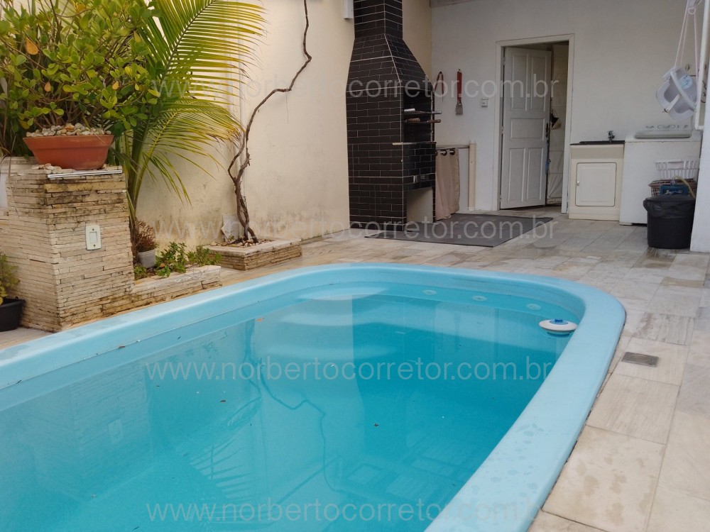 CASA COM PISCINA TEMPORADA MEIA PRAIA 