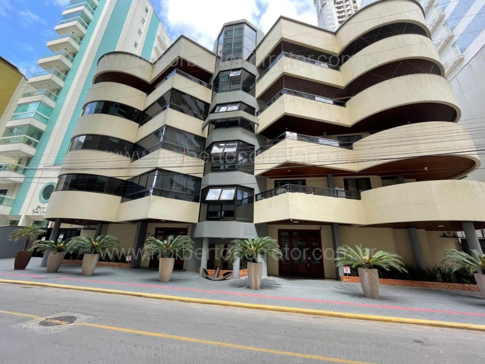 Apartamento 2 dormitrios, quadra mar, Itapema SC 