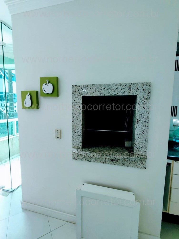 Apartamento 3 dormitrios, quadra mar Itapema SC 