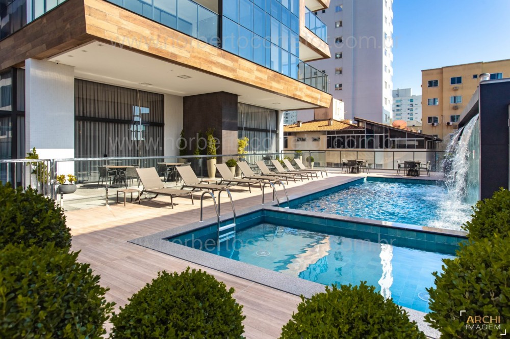 APARTAMENTO A VENDA NA QUADRA MAR DE MEIA PRAIA