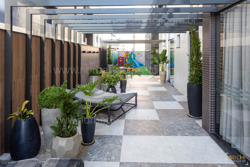 APARTAMENTO A VENDA NA QUADRA MAR DE MEIA PRAIA