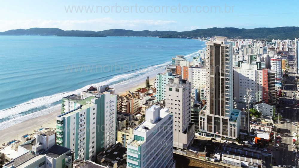 APARTAMENTO 04 SUTES NA QUADRA MAR DE MEIA PRAIA