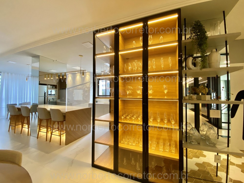 APARTAMENTO 04 SU�TES NA QUADRA MAR DE MEIA PRAIA