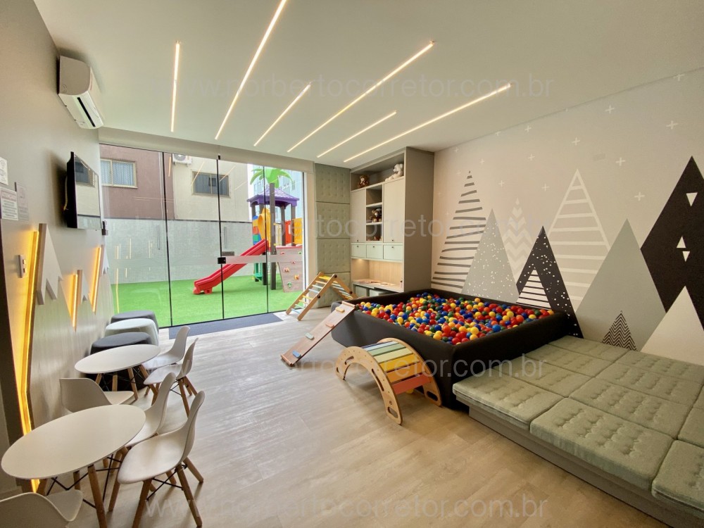 APARTAMENTO 04 SU�TES NA QUADRA MAR DE MEIA PRAIA