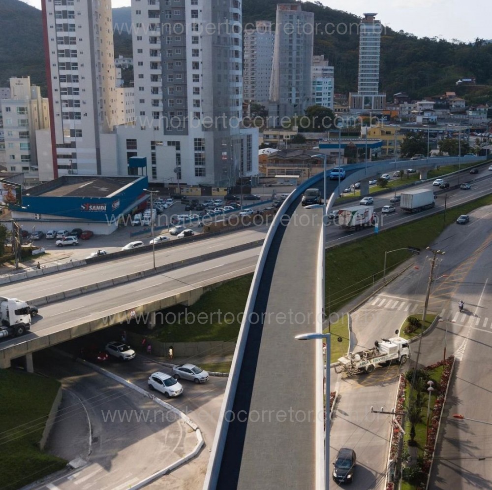 Apartamento 3 sutes, Meia Praia, Itapema SC