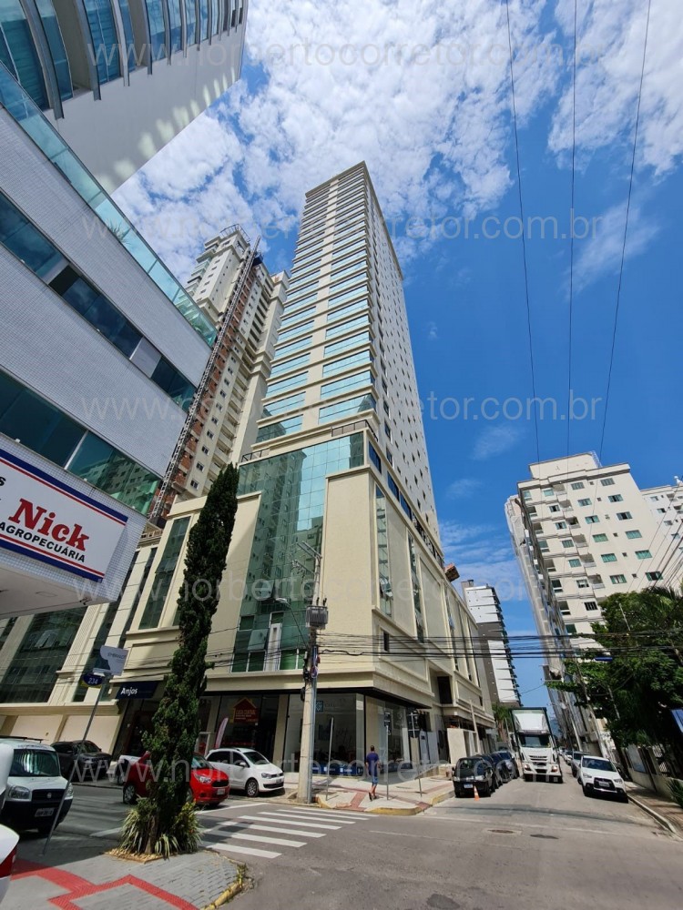 APARTAMENTO A VENDA EM MEIA PRAIA | 3 SUTES 