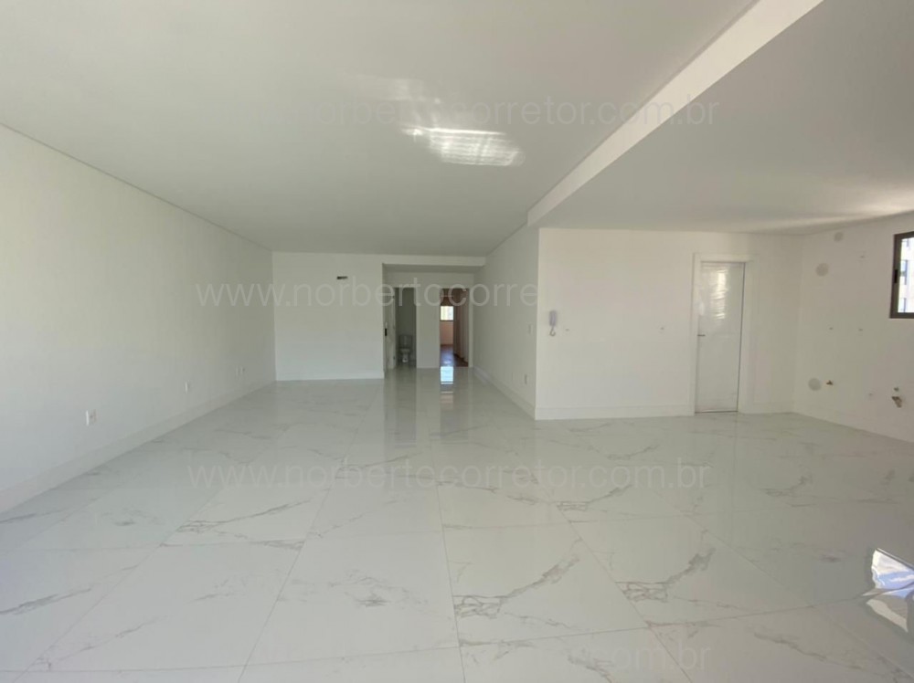 APARTAMENTO A VENDA NA QUADRA MAR DE MEIA PRAIA