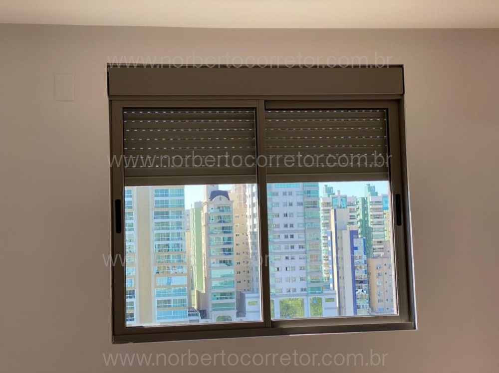 APARTAMENTO A VENDA NA QUADRA MAR DE MEIA PRAIA