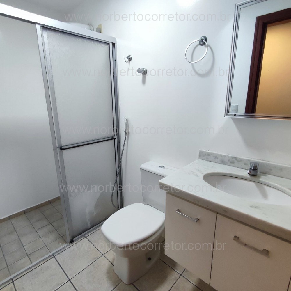 Apartamento 3 dormitrios, quadra mar  Itapema SC 