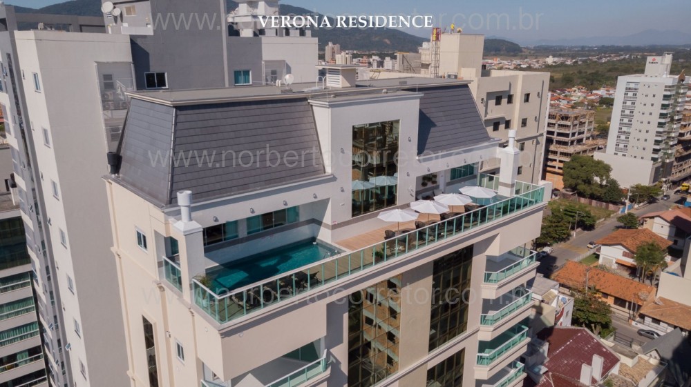 APARTAMENTO A VENDA NA QUADRA MAR DE MEIA PRAIA