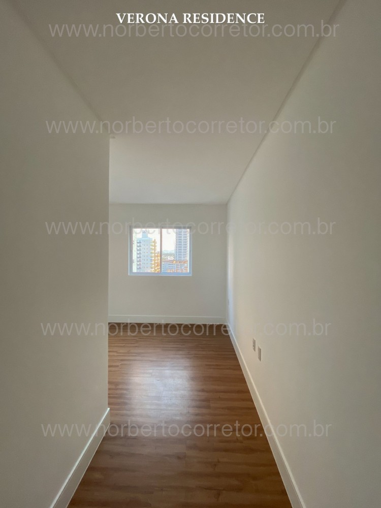 APARTAMENTO A VENDA NA QUADRA MAR DE MEIA PRAIA