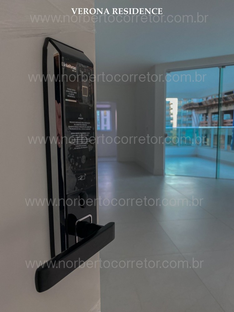 APARTAMENTO A VENDA NA QUADRA MAR DE MEIA PRAIA