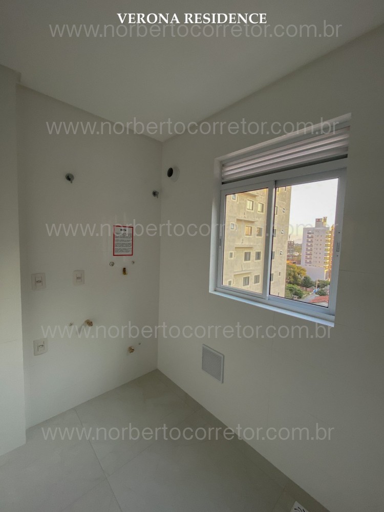 APARTAMENTO A VENDA NA QUADRA MAR DE MEIA PRAIA