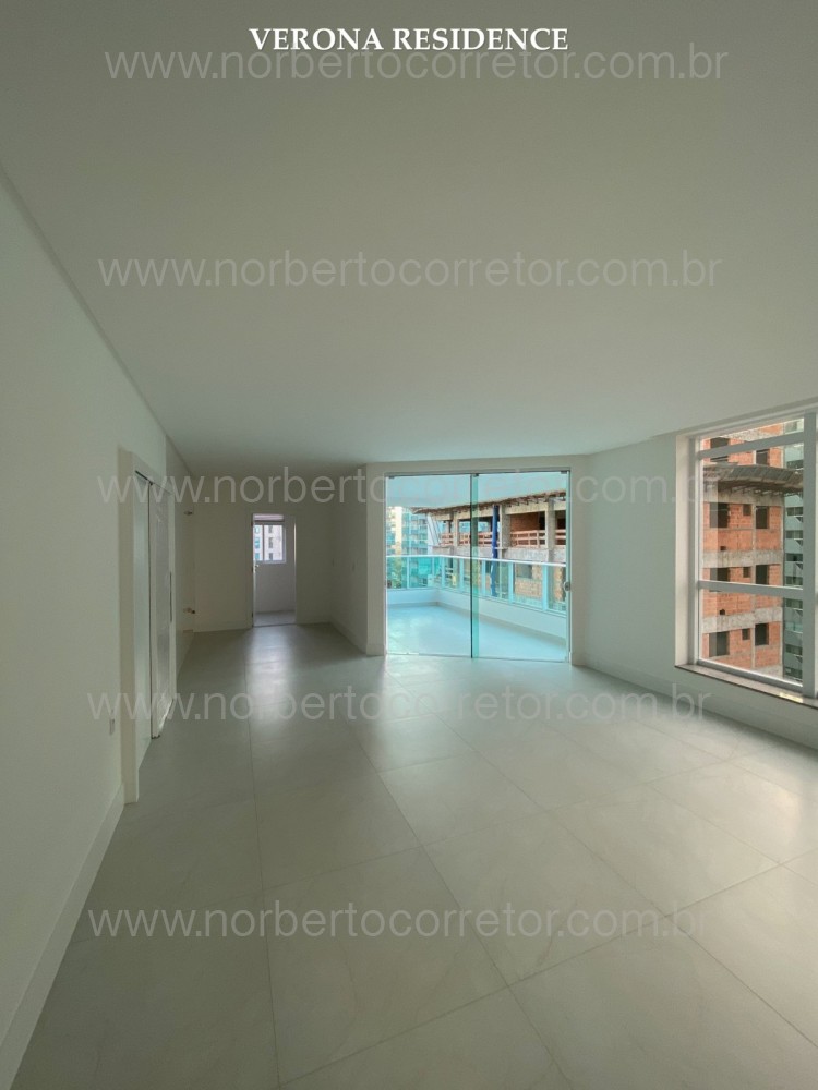 APARTAMENTO A VENDA NA QUADRA MAR DE MEIA PRAIA