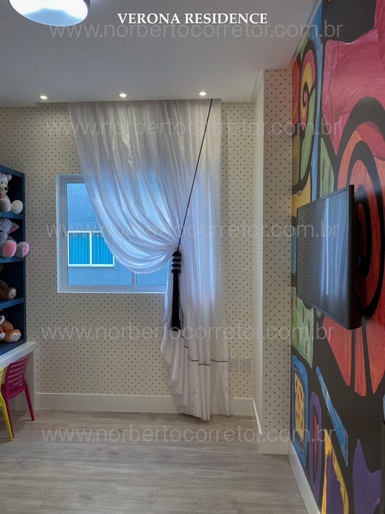 APARTAMENTO A VENDA NA QUADRA MAR DE MEIA PRAIA