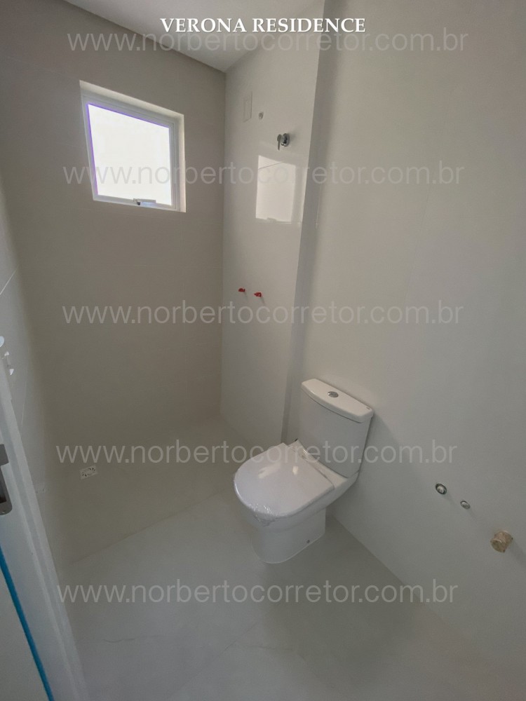 APARTAMENTO A VENDA NA QUADRA MAR DE MEIA PRAIA